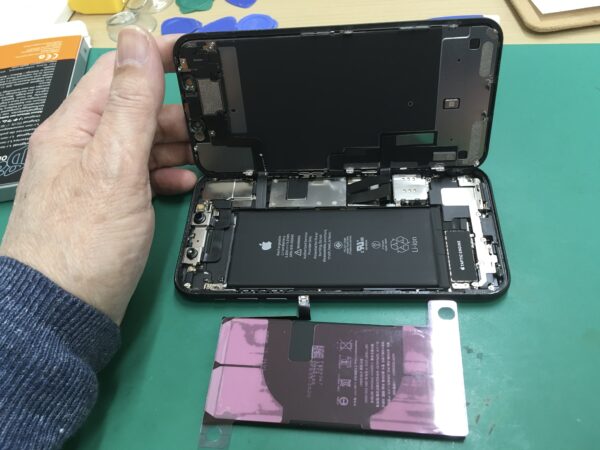 iPhone XR（アイフォンXR）バッテリー交換に香川県高松市からご来店いただきました。 - iPhone 即日修理屋さん